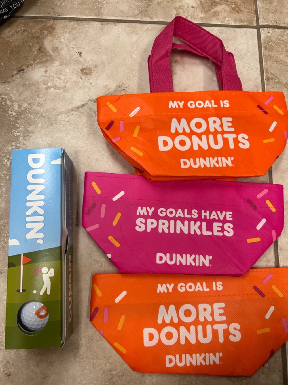 Dunkin x TaylorMade golf ball Ltd Ed plus 3 mini promo bags